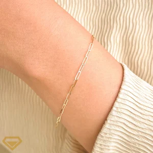 دستبند طلا 18 عیار مدل هرمس سوپر لایت روی مچ دست مدل